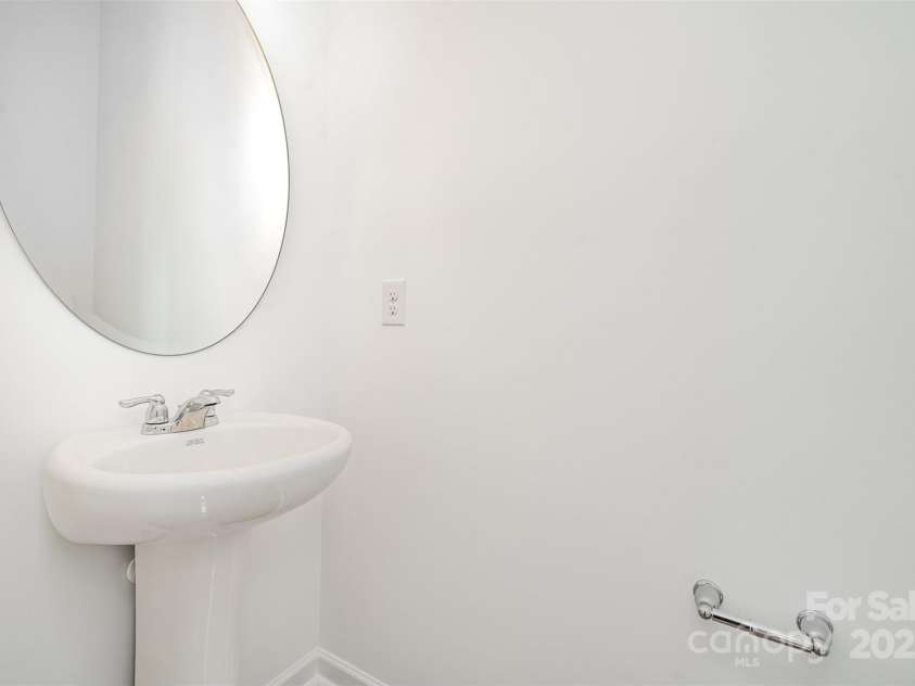 15616 Parkside Crossing Drive, Charlotte, NC 28278.  MLS# CAR4240173, YatesRealty ID 13990. 