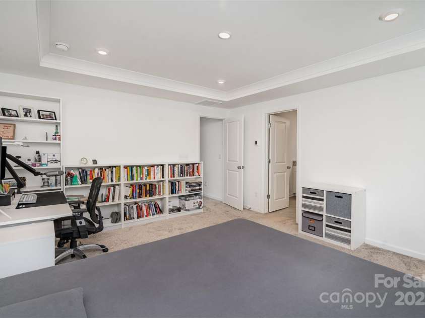 15616 Parkside Crossing Drive, Charlotte, NC 28278.  MLS# CAR4240173, YatesRealty ID 13990. 