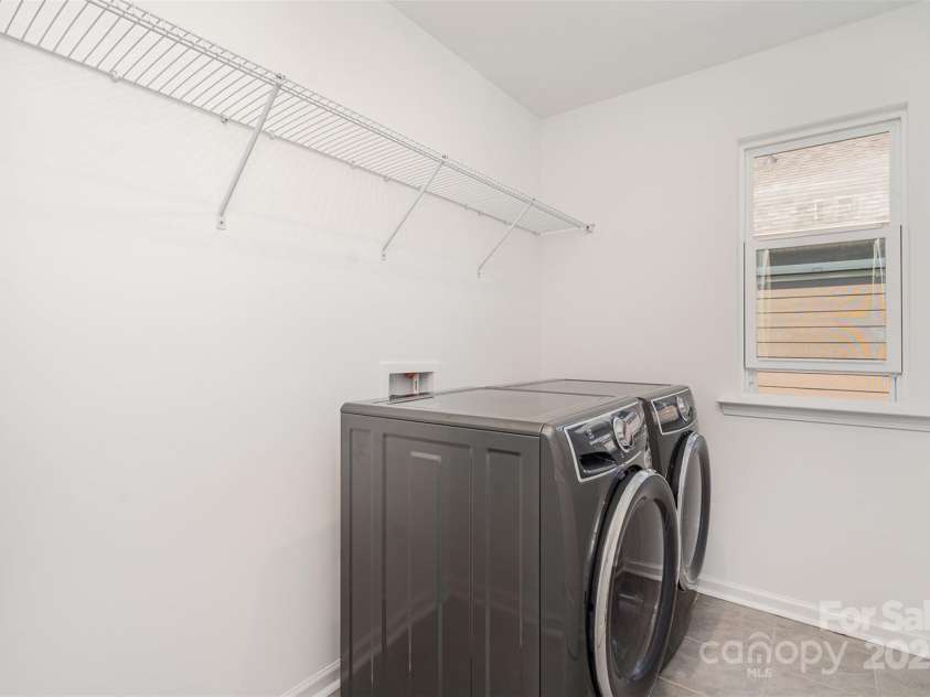 15616 Parkside Crossing Drive, Charlotte, NC 28278.  MLS# CAR4240173, YatesRealty ID 13990. 