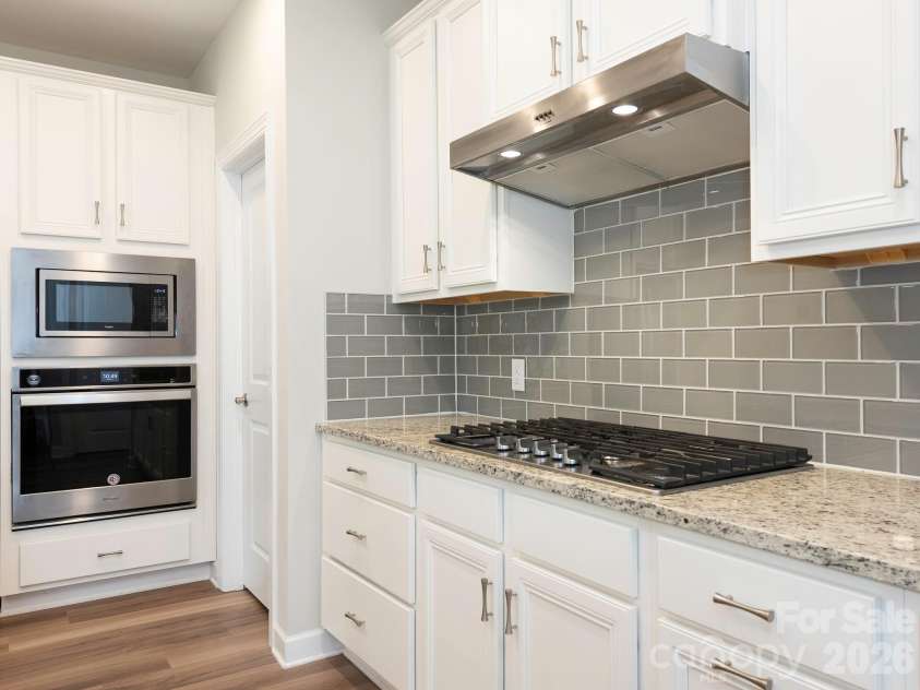 14816 Batteliere Drive, Charlotte, NC 28278.  MLS# CAR4362164, YatesRealty ID 13991. 