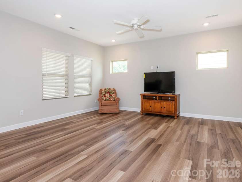 14816 Batteliere Drive, Charlotte, NC 28278.  MLS# CAR4362164, YatesRealty ID 13991. 