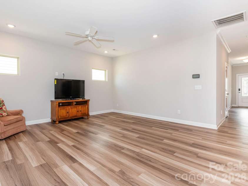 14816 Batteliere Drive, Charlotte, NC 28278.  MLS# CAR4362164, YatesRealty ID 13991. 