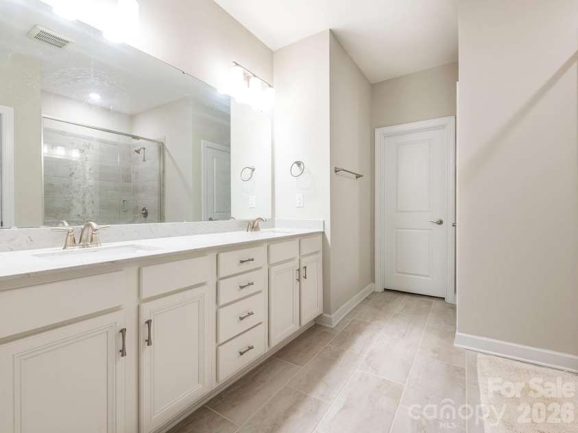 14816 Batteliere Drive, Charlotte, NC 28278.  MLS# CAR4362164, YatesRealty ID 13991. 