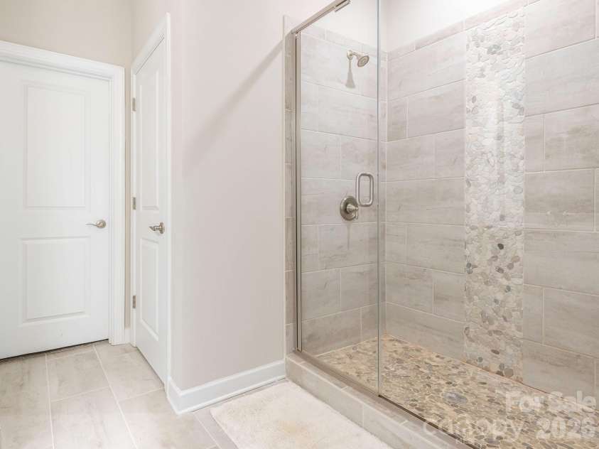 14816 Batteliere Drive, Charlotte, NC 28278.  MLS# CAR4362164, YatesRealty ID 13991. 