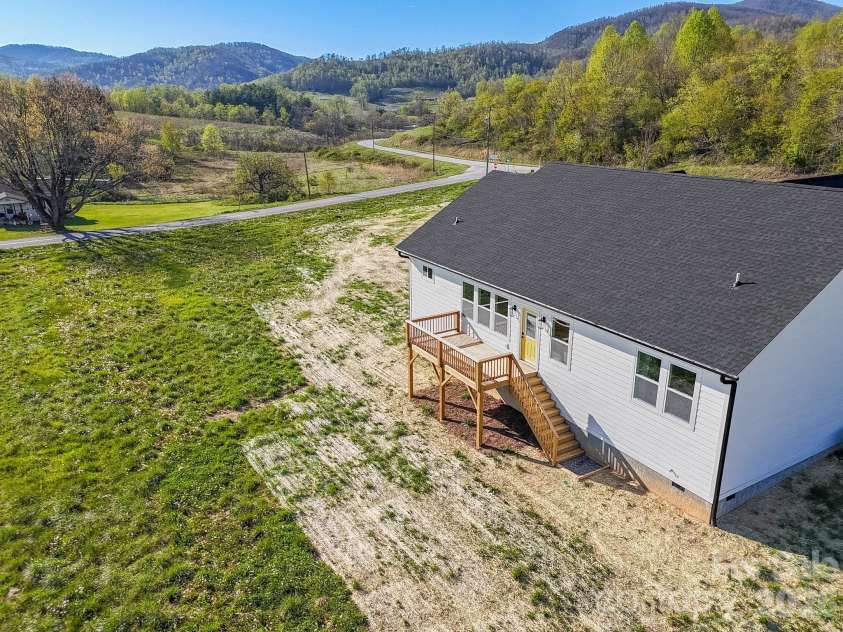 529 Waters Road, Hendersonville, NC 28792.  MLS# CAR4341602, YatesRealty ID 13992. 