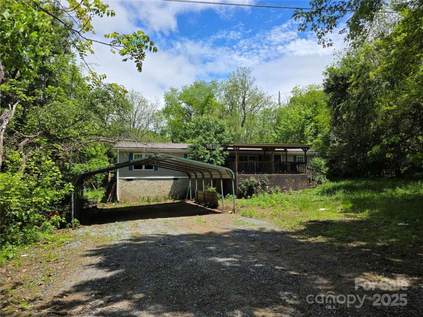 926 Hyder Mountain Road, Clyde, NC 28721.  MLS# CAR4258131, YatesRealty ID 13992. 