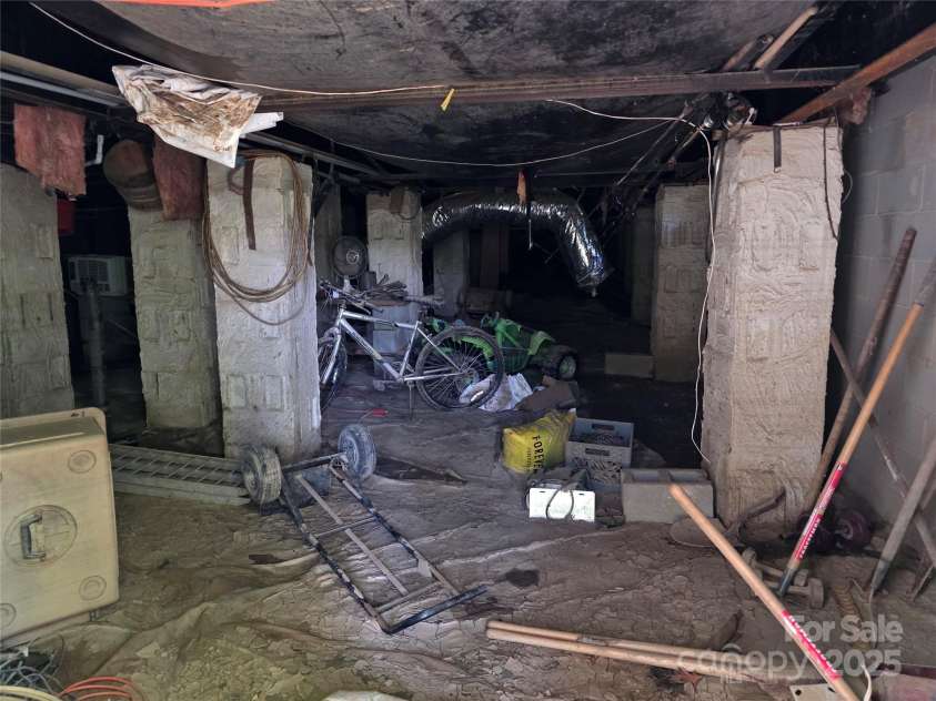 926 Hyder Mountain Road, Clyde, NC 28721.  MLS# CAR4258131, YatesRealty ID 13992. 