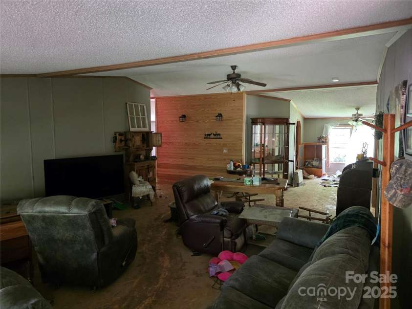 926 Hyder Mountain Road, Clyde, NC 28721.  MLS# CAR4258131, YatesRealty ID 13992. 