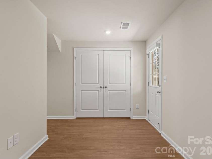 2615 McCurdy Trail, Charlotte, NC 28269.  MLS# CAR4353470, YatesRealty ID 13993. 