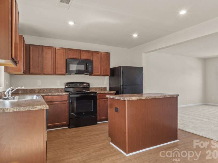 2615 McCurdy Trail, Charlotte, NC 28269.  MLS# CAR4353470, YatesRealty ID 13993. 