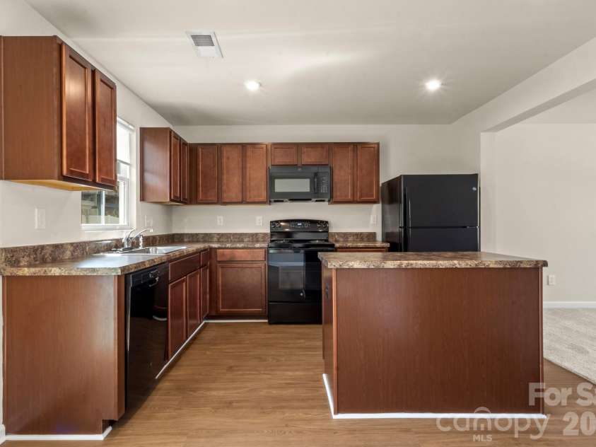 2615 McCurdy Trail, Charlotte, NC 28269.  MLS# CAR4353470, YatesRealty ID 13993. 