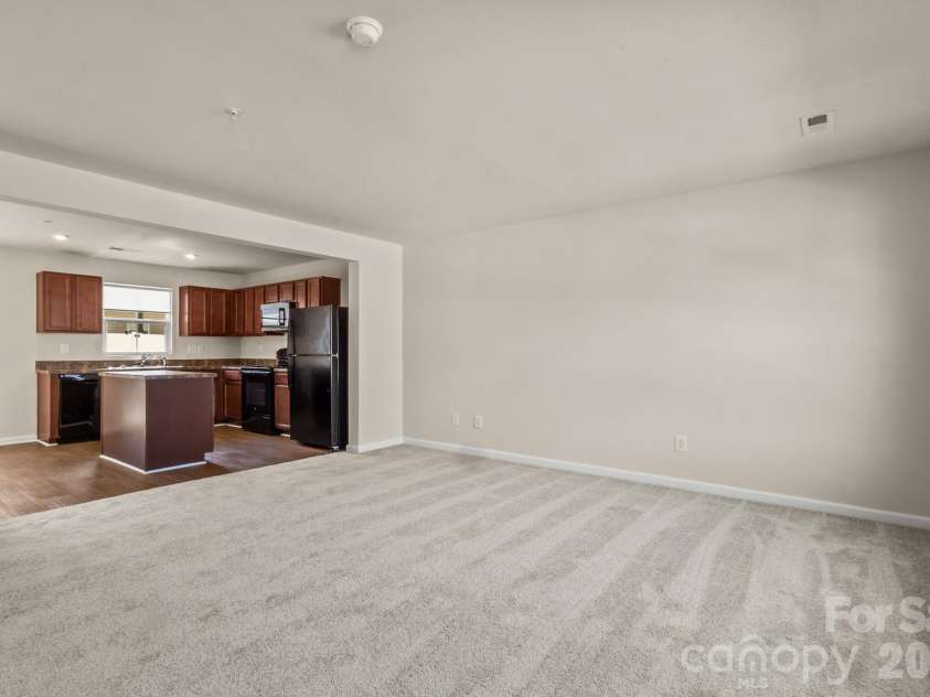 2615 McCurdy Trail, Charlotte, NC 28269.  MLS# CAR4353470, YatesRealty ID 13993. 