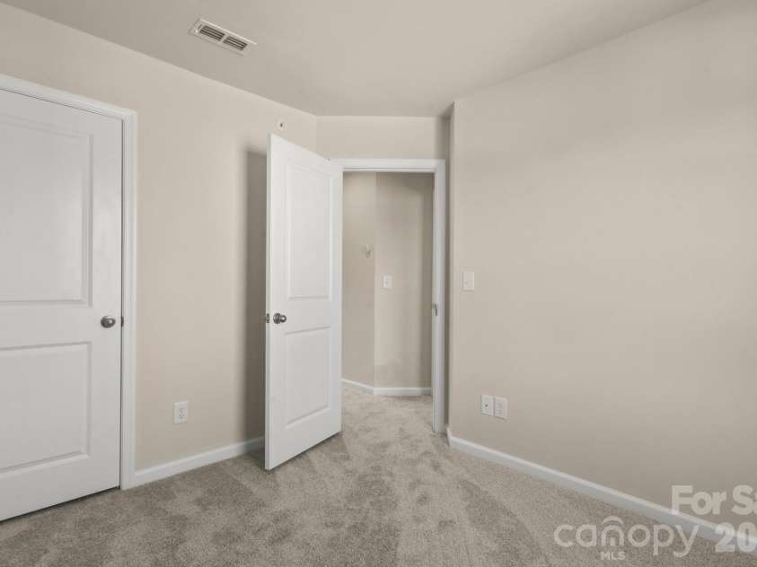 2615 McCurdy Trail, Charlotte, NC 28269.  MLS# CAR4353470, YatesRealty ID 13993. 