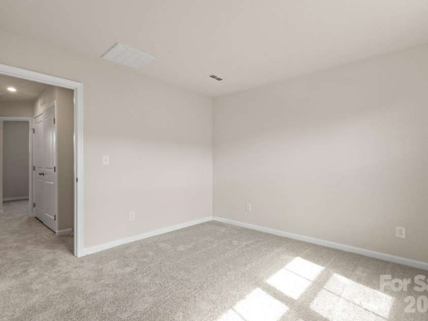 2615 McCurdy Trail, Charlotte, NC 28269.  MLS# CAR4353470, YatesRealty ID 13993. 