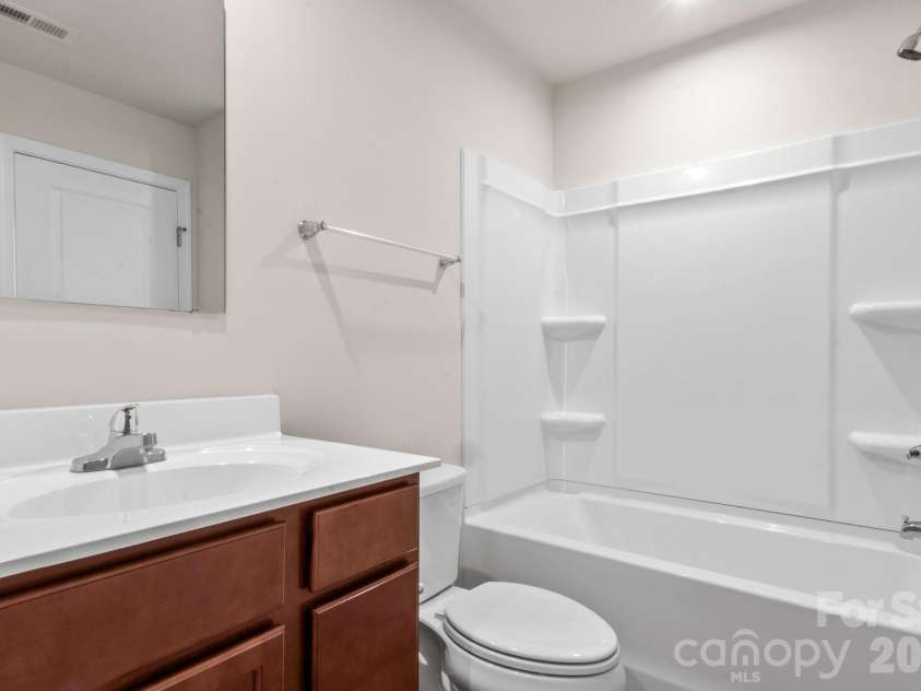 2615 McCurdy Trail, Charlotte, NC 28269.  MLS# CAR4353470, YatesRealty ID 13993. 