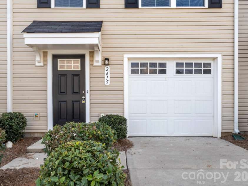 2615 McCurdy Trail, Charlotte, NC 28269.  MLS# CAR4353470, YatesRealty ID 13993. 