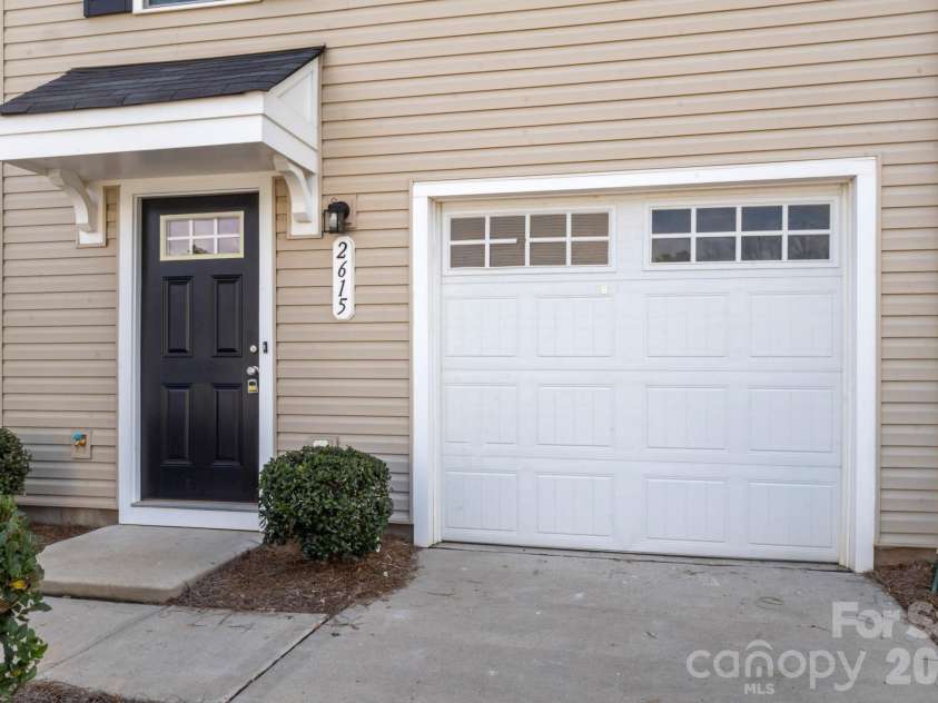 2615 McCurdy Trail, Charlotte, NC 28269.  MLS# CAR4353470, YatesRealty ID 13993. 