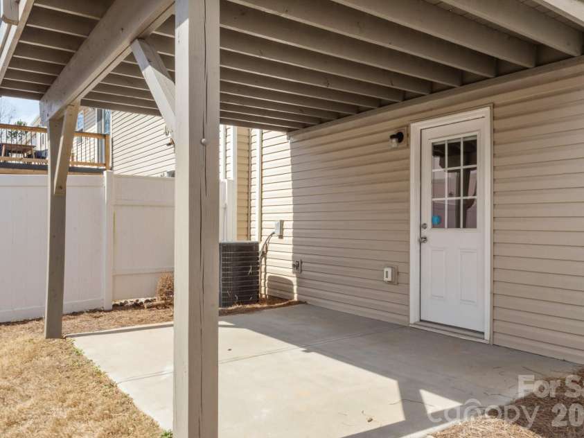 2615 McCurdy Trail, Charlotte, NC 28269.  MLS# CAR4353470, YatesRealty ID 13993. 