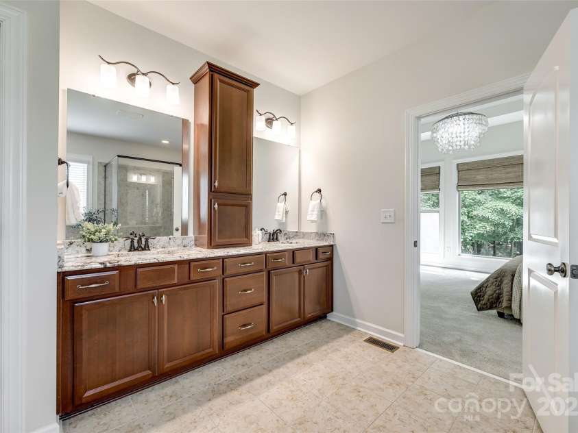 801 Hidden Pond Lane, Waxhaw, NC 28173.  MLS# CAR4253726, YatesRealty ID 13993. 