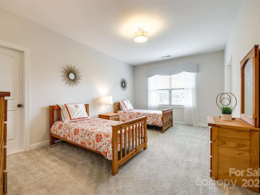 801 Hidden Pond Lane, Waxhaw, NC 28173.  MLS# CAR4253726, YatesRealty ID 13993. 