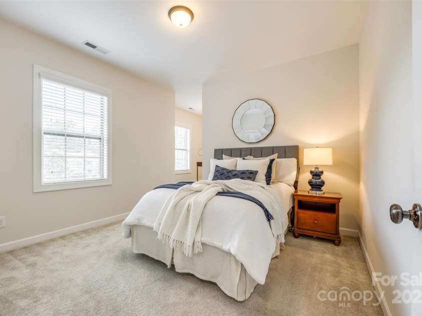 801 Hidden Pond Lane, Waxhaw, NC 28173.  MLS# CAR4253726, YatesRealty ID 13993. 