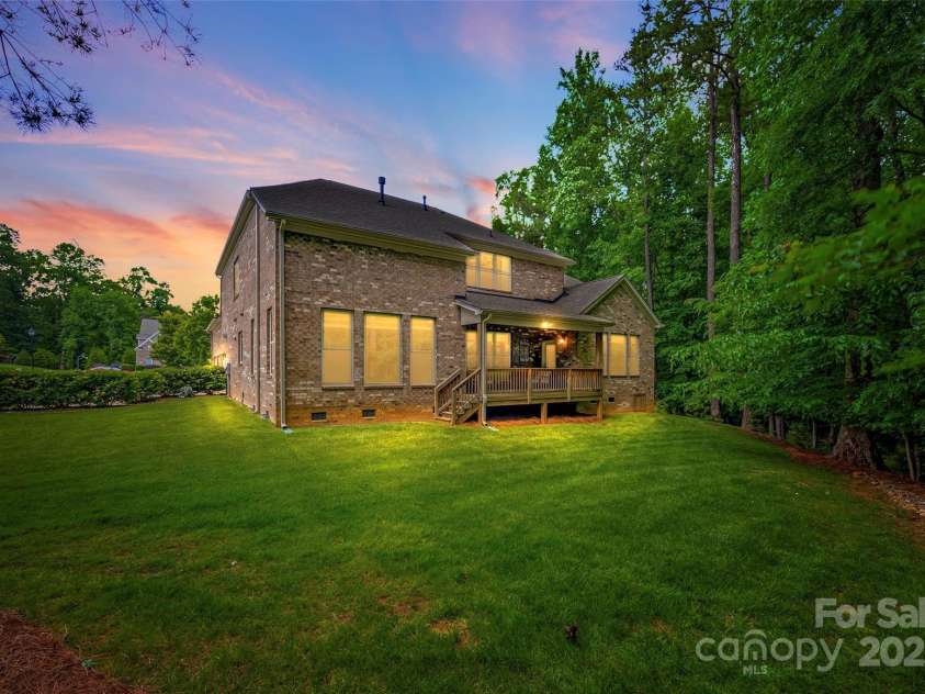 801 Hidden Pond Lane, Waxhaw, NC 28173.  MLS# CAR4253726, YatesRealty ID 13993. 