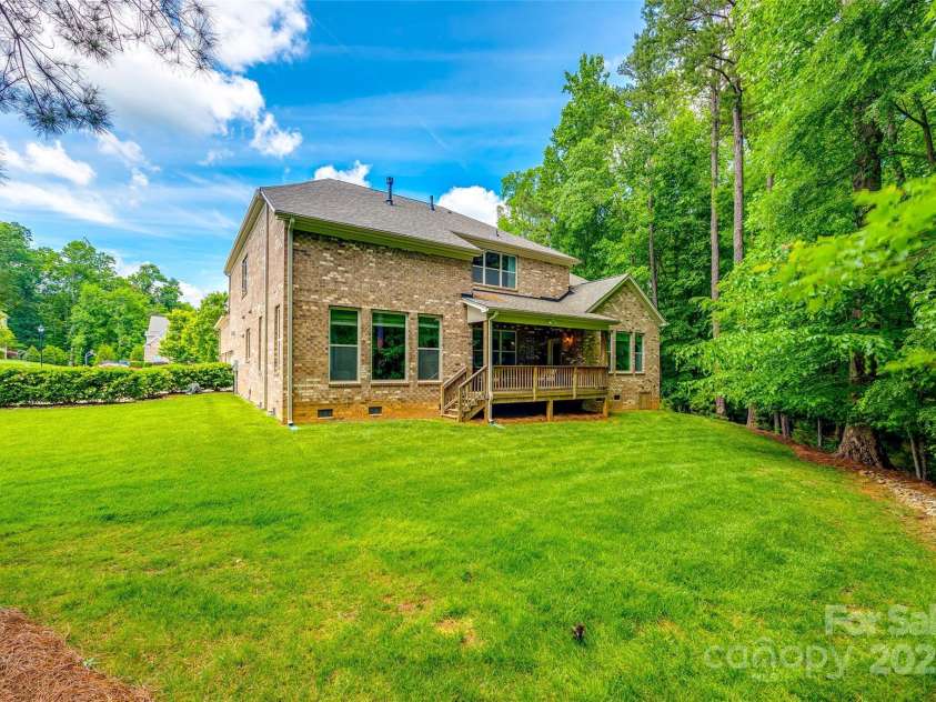 801 Hidden Pond Lane, Waxhaw, NC 28173.  MLS# CAR4253726, YatesRealty ID 13993. 