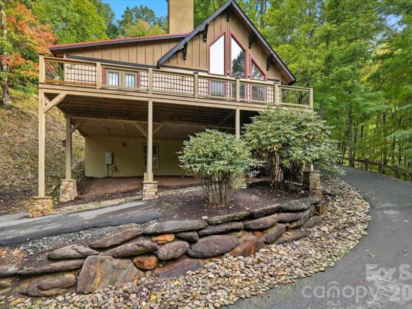 13 Miners Trace Road, Burnsville, NC 28714.  MLS# CAR4307496, YatesRealty ID 13994. 