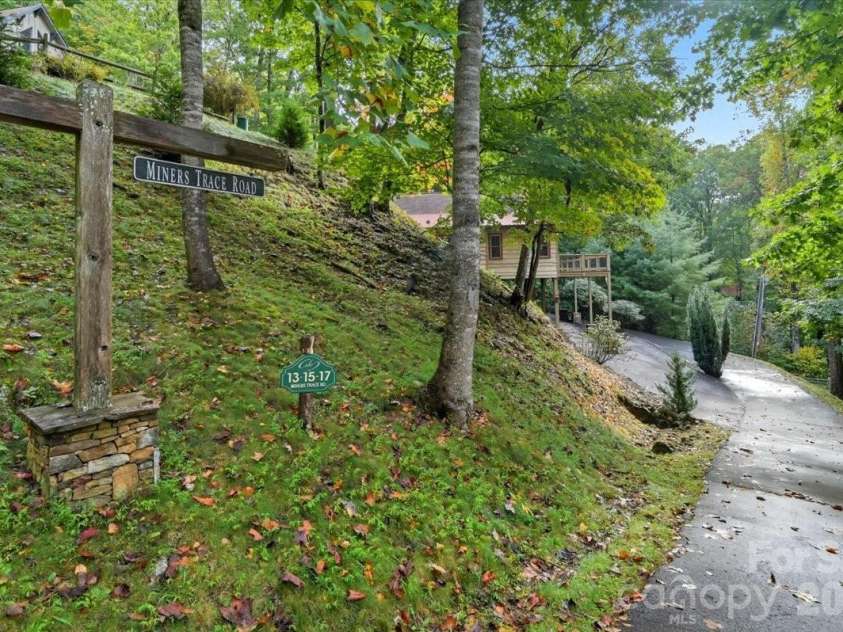 13 Miners Trace Road, Burnsville, NC 28714.  MLS# CAR4307496, YatesRealty ID 13994. 