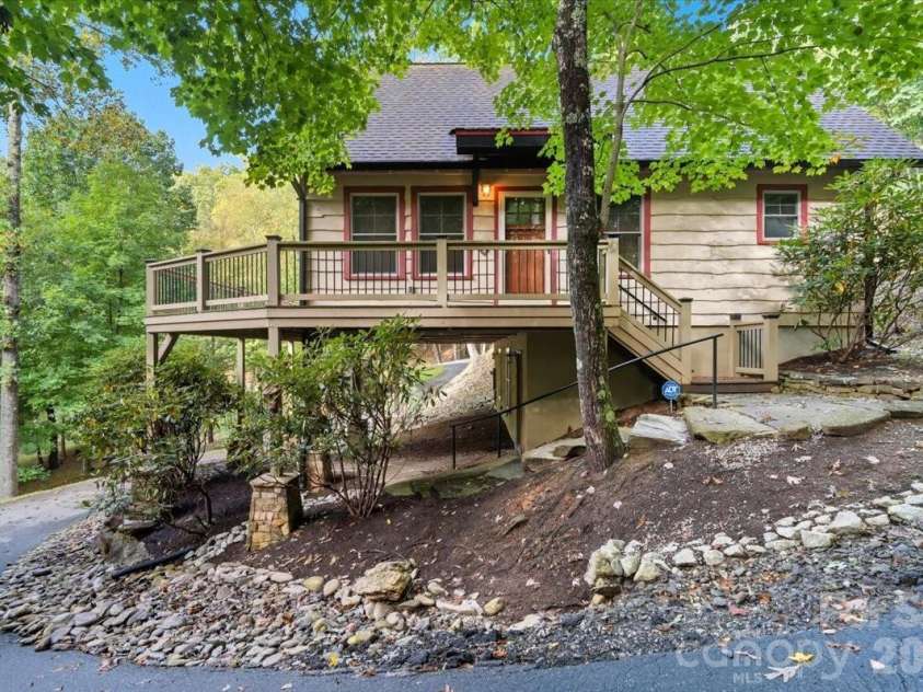 13 Miners Trace Road, Burnsville, NC 28714.  MLS# CAR4307496, YatesRealty ID 13994. 