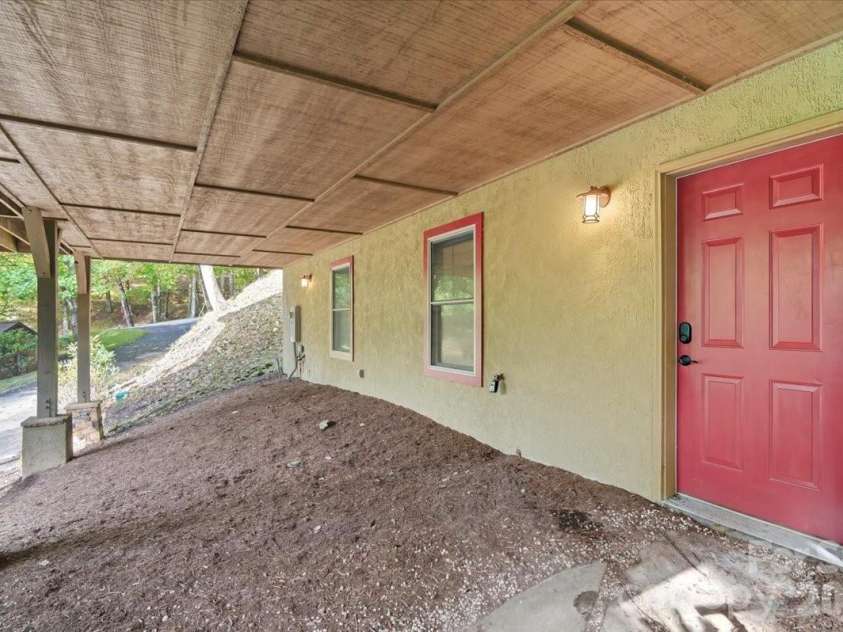 13 Miners Trace Road, Burnsville, NC 28714.  MLS# CAR4307496, YatesRealty ID 13994. 