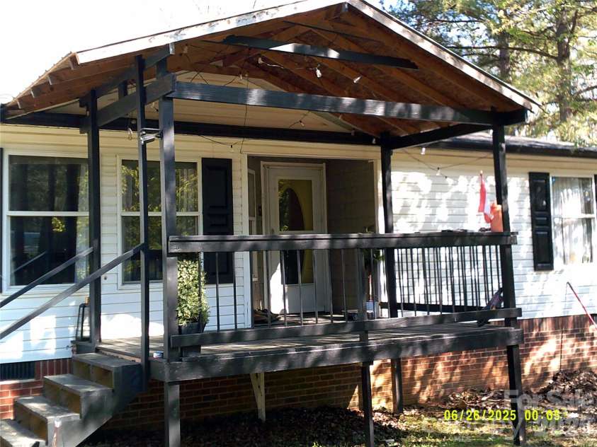 129 Desiree Drive, Statesville, NC 28677.  MLS# CAR4361416, YatesRealty ID 13995. 
