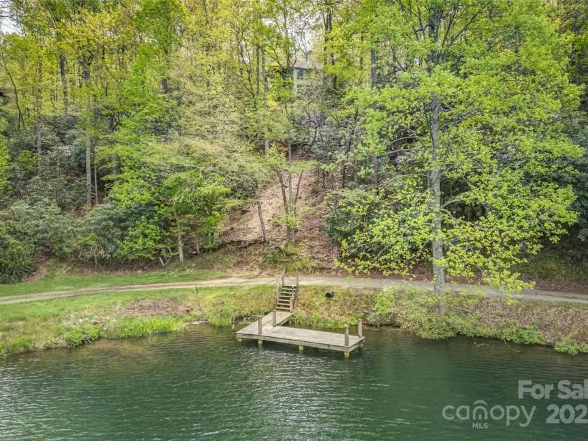 405 Kanasdatsi Drive, Brevard, NC 28712.  MLS# CAR4255040, YatesRealty ID 13995. 