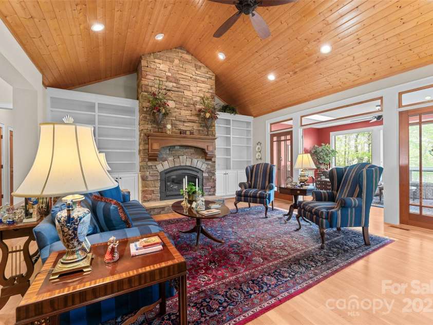 405 Kanasdatsi Drive, Brevard, NC 28712.  MLS# CAR4255040, YatesRealty ID 13995. 