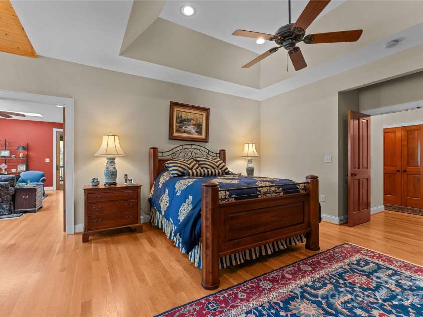 405 Kanasdatsi Drive, Brevard, NC 28712.  MLS# CAR4255040, YatesRealty ID 13995. 