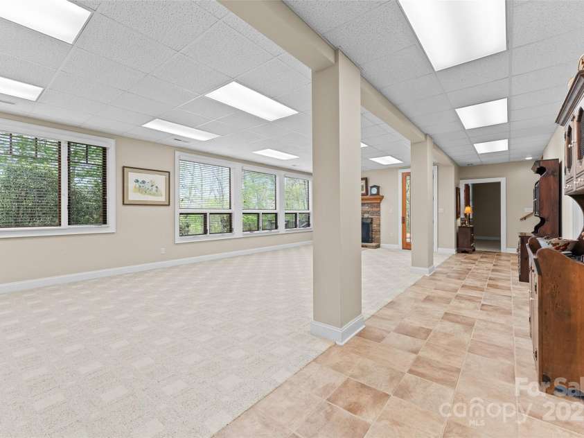 405 Kanasdatsi Drive, Brevard, NC 28712.  MLS# CAR4255040, YatesRealty ID 13995. 