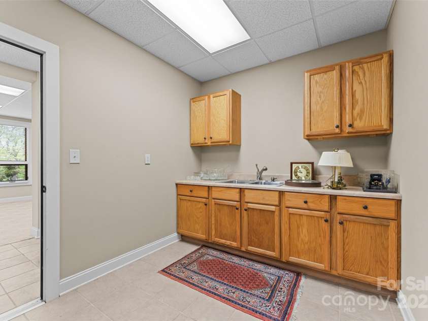 405 Kanasdatsi Drive, Brevard, NC 28712.  MLS# CAR4255040, YatesRealty ID 13995. 