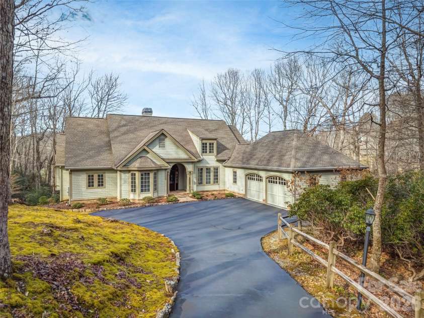 405 Kanasdatsi Drive, Brevard, NC 28712.  MLS# CAR4334054, YatesRealty ID 13995. 