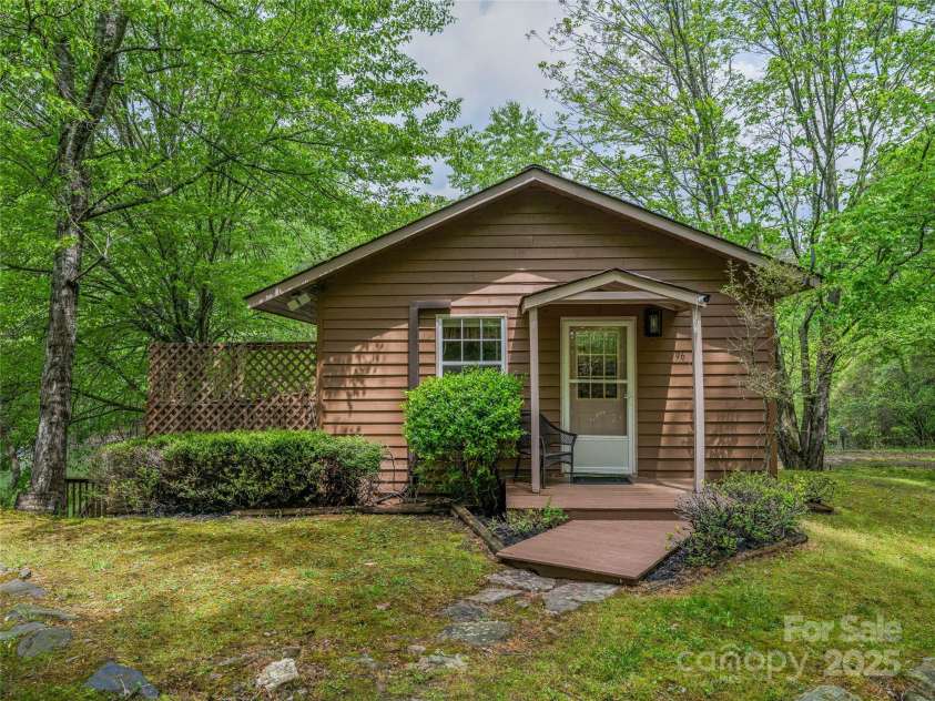 134 Fish Pond Lane, Murphy, NC 28906.  MLS# CAR4259606, YatesRealty ID 13996. 