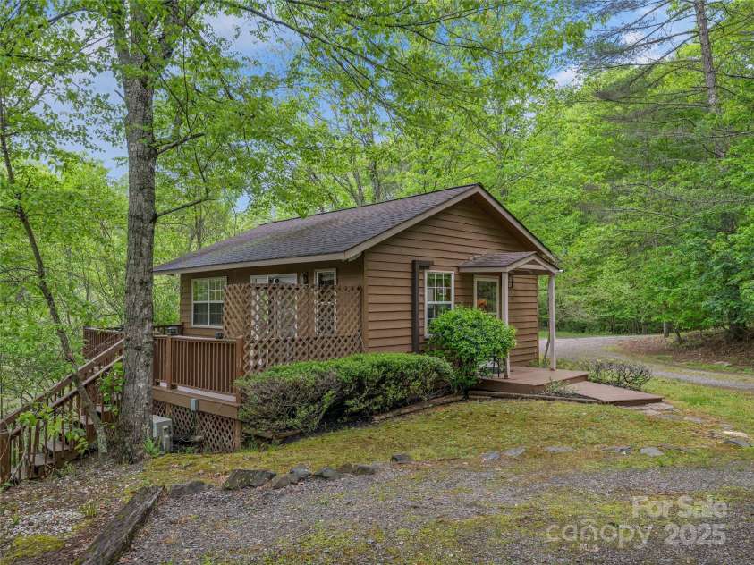 134 Fish Pond Lane, Murphy, NC 28906.  MLS# CAR4259606, YatesRealty ID 13996. 