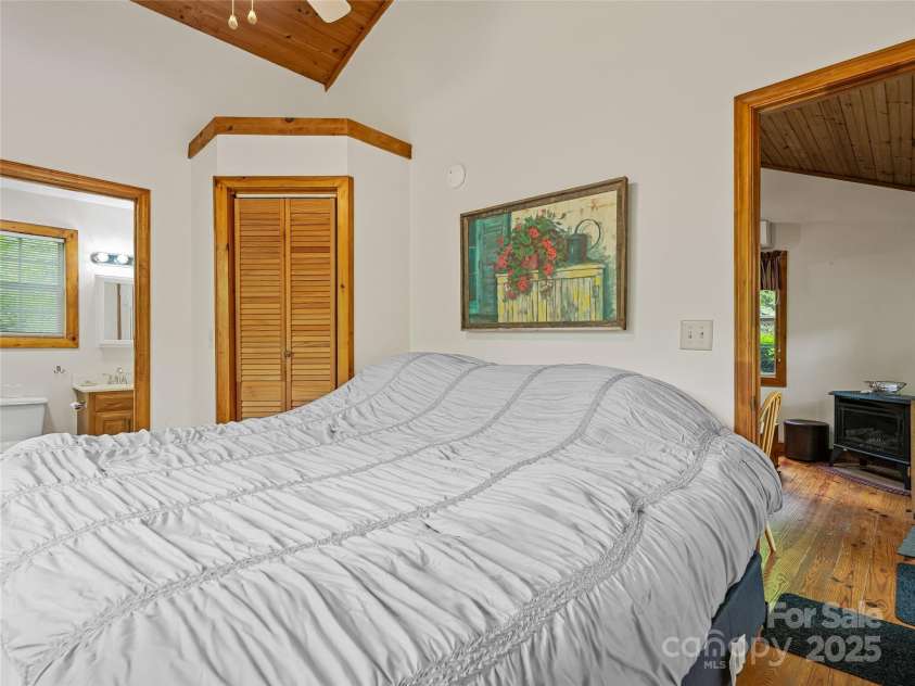 134 Fish Pond Lane, Murphy, NC 28906.  MLS# CAR4259606, YatesRealty ID 13996. 