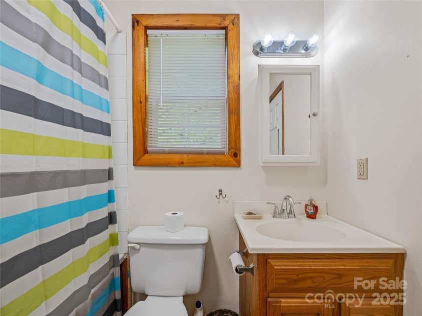 134 Fish Pond Lane, Murphy, NC 28906.  MLS# CAR4259606, YatesRealty ID 13996. 