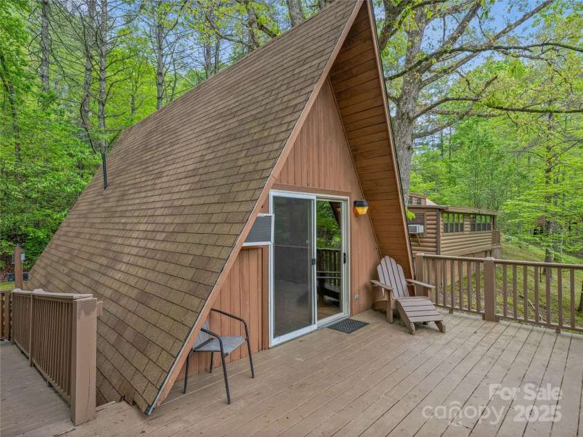 134 Fish Pond Lane, Murphy, NC 28906.  MLS# CAR4259606, YatesRealty ID 13996. 