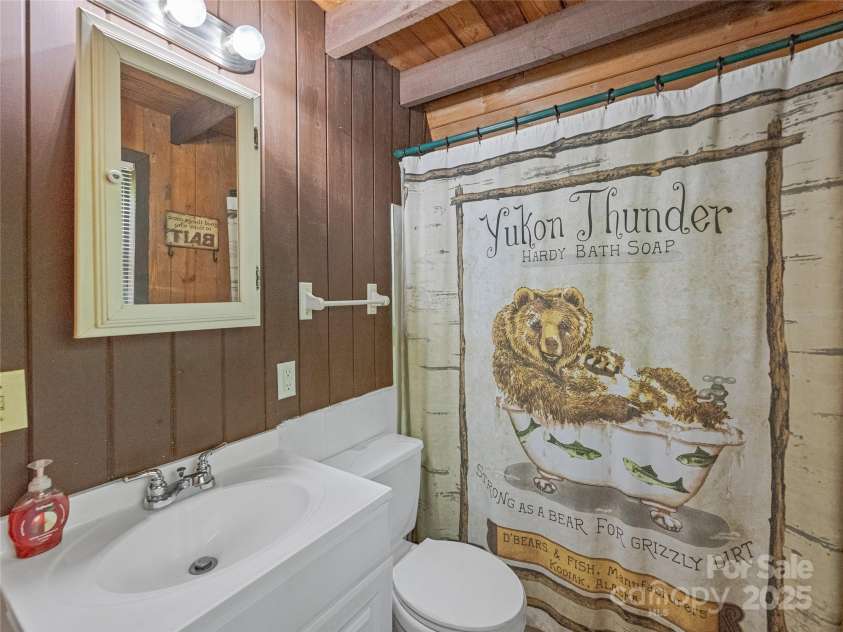 134 Fish Pond Lane, Murphy, NC 28906.  MLS# CAR4259606, YatesRealty ID 13996. 