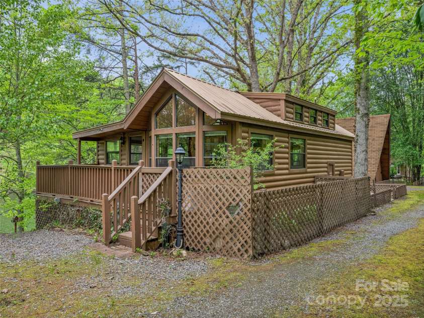 134 Fish Pond Lane, Murphy, NC 28906.  MLS# CAR4259606, YatesRealty ID 13996. 