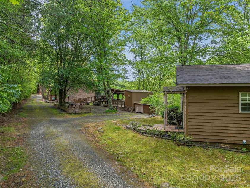 134 Fish Pond Lane, Murphy, NC 28906.  MLS# CAR4259606, YatesRealty ID 13996. 