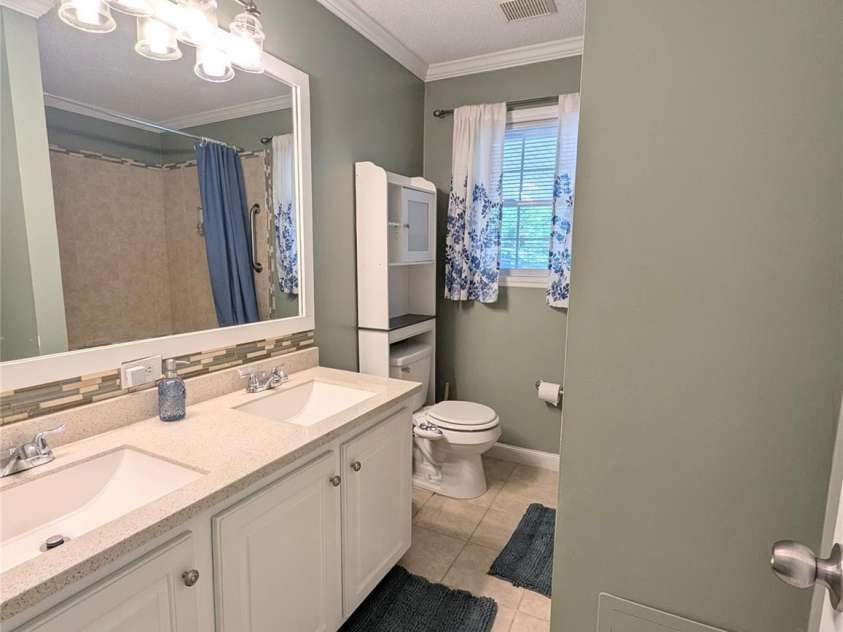 10 Sugarloaf Lane, Hendersonville, NC 28792.  MLS# CAR4251139, YatesRealty ID 13997. 