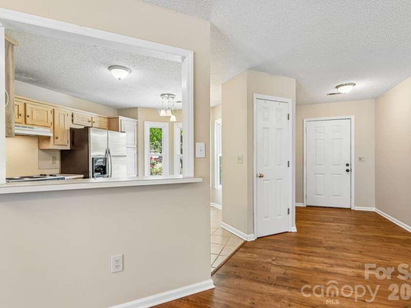 15032 Catawba Circle, Matthews, NC 28104.  MLS# CAR4369229, YatesRealty ID 13997. 
