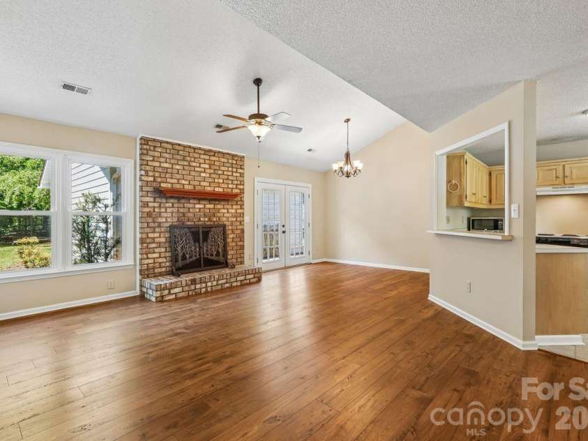 15032 Catawba Circle, Matthews, NC 28104.  MLS# CAR4369229, YatesRealty ID 13997. 