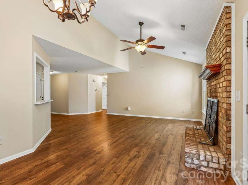 15032 Catawba Circle, Matthews, NC 28104.  MLS# CAR4369229, YatesRealty ID 13997. 